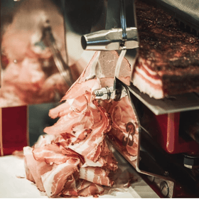 Bauchspeck – 300 g | Buchenholzgeräuchert & luftgetrocknet | Traditionelle Spezialität aus Österreich - kumitzbervg.com