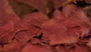 Hirschrohschinken – 100g geschnitten | Buchenholzgeräuchert & luftgetrocknet - kumitzbervg.com